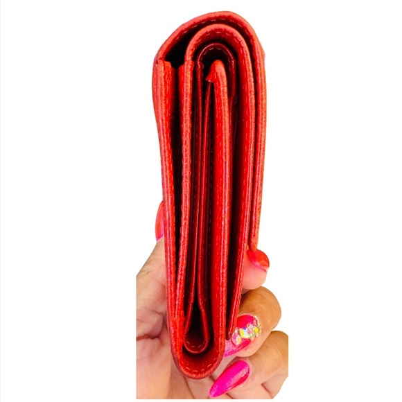 MCM Motifs Red w/Golden Hardware Med Trifold Wallet: J9498, EUC - Picture 7 of 14